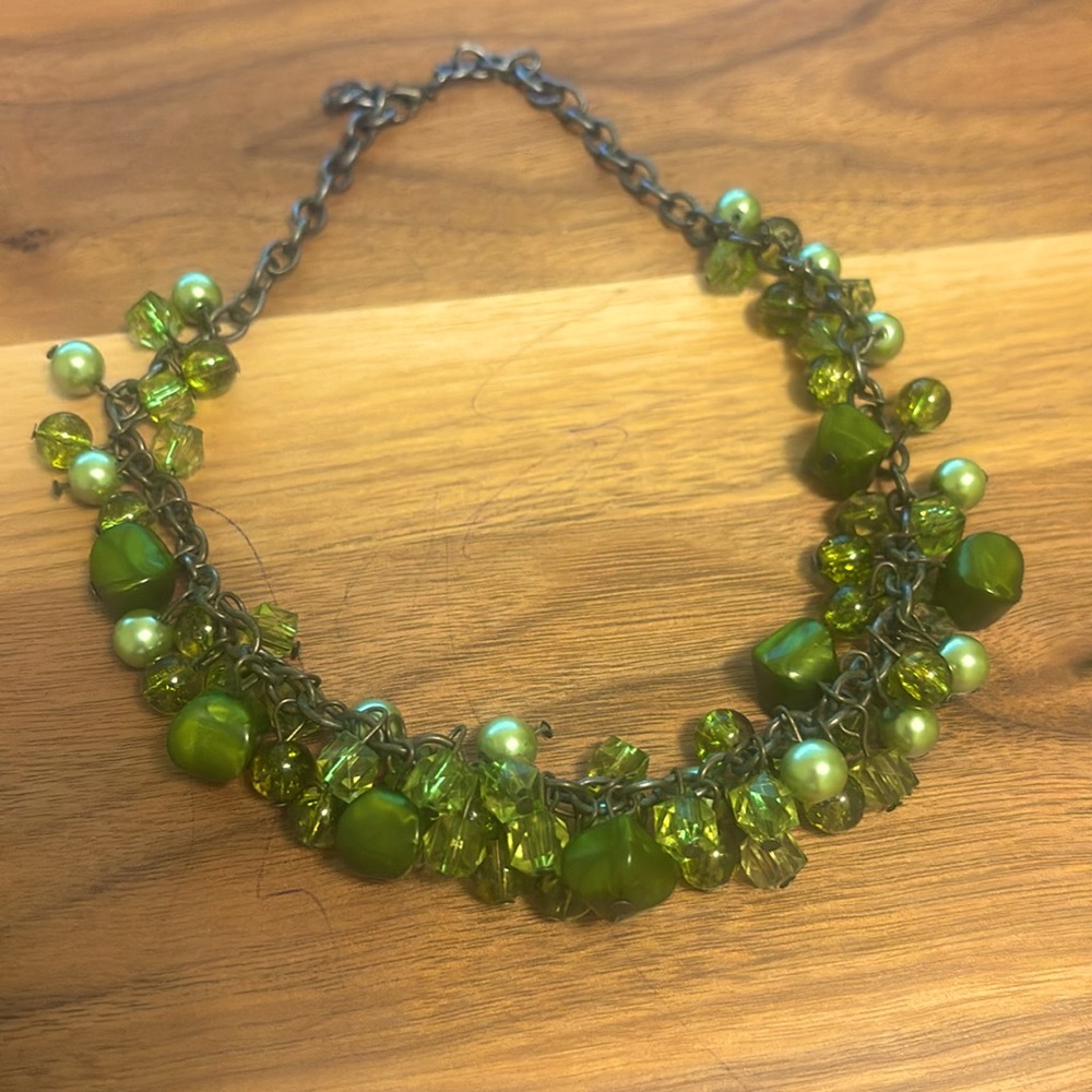 Green statement necklace